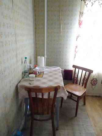 Строителей, 1к хорошая квартира, Каденюка, метро Київ