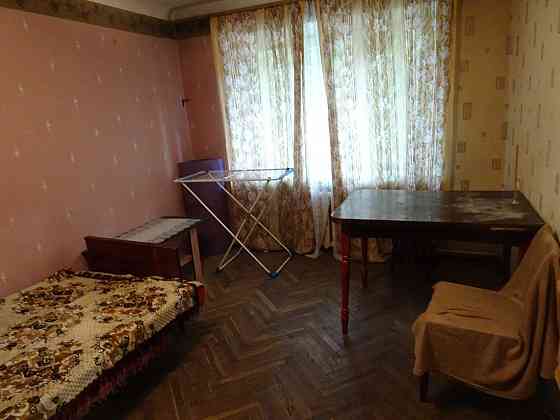 Строителей, 1к хорошая квартира, Каденюка, метро Київ