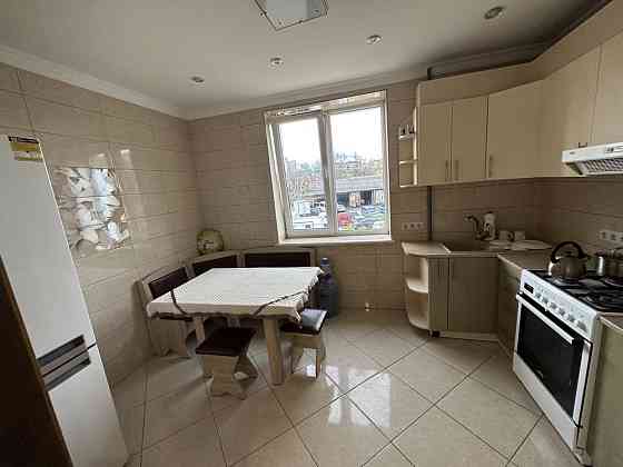 Здається 3 кімнатна новобудова Черновцы