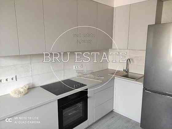 Продажа 1к квартиры 46 кв. м на ул. Анны Ахматовой 3 Київ