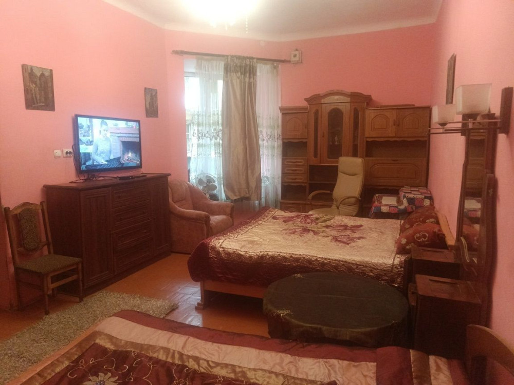 Львів оренда квартири в центрі вр оперного на 1 поверсі Львів - зображення 1