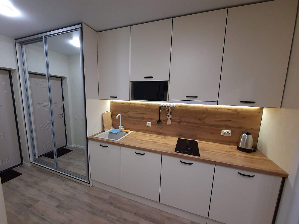 Здам 1к квартиру біля метро Київ - зображення 1