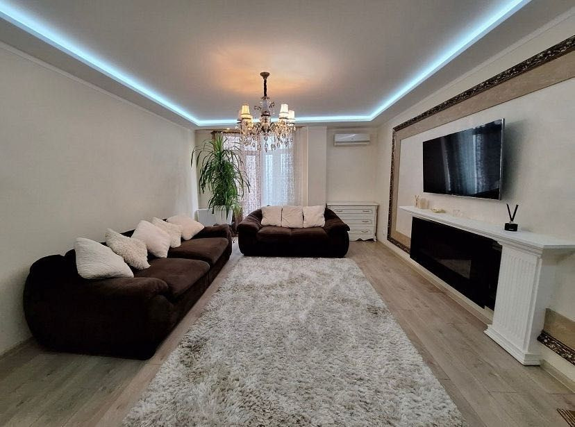 Оренда просторої двокімнатної квартири Вокзальна Липківського 18 Київ - зображення 1