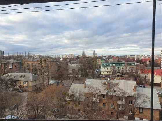 3к квартира возле метро в кирпичном доме со свободной планировкой Киев