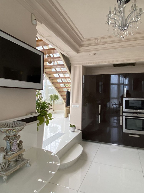 Аренда VIP 4х комнатной квартиры Владимирская 49 а Золотые ворота Киев - изображение 1