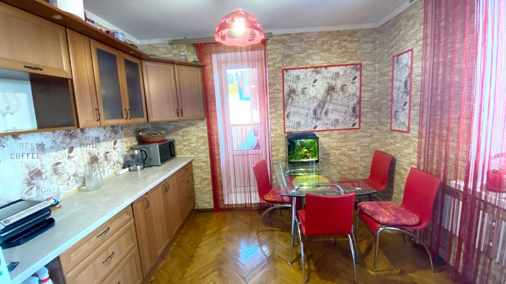 ПРОДАЖ! Простора 3-кім.квартира в цегляному будинку" Ровно - изображение 7