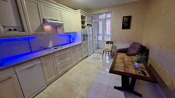 в.Героїв Крут, продаж двокімнатної квартири у новобудові з ремонтом Львів