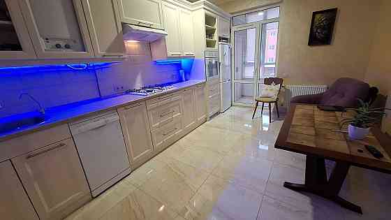 в.Героїв Крут, продаж двокімнатної квартири у новобудові з ремонтом Львів