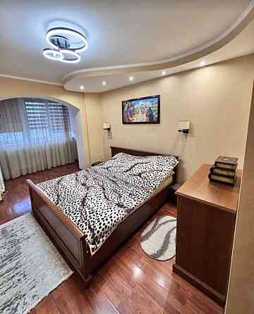 Здається 3-х кімнатна квартира в гарному районі, добрий стан. Вінниця