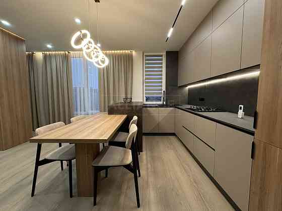 3к .квартира з дизайнерським ремонтом в ЖК Преміум класу Івано-Франківськ