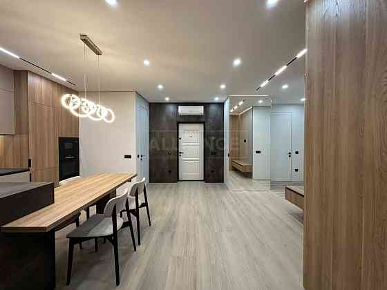 3к .квартира з дизайнерським ремонтом в ЖК Преміум класу Івано-Франківськ