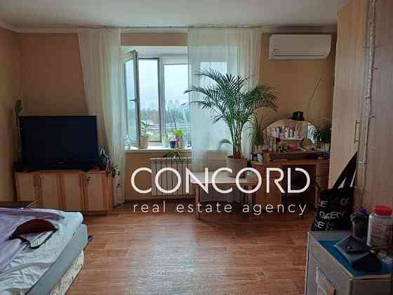 Метро Святошин. Борщагівка. Продам 3к Академіка Корольова вул., 2-А Киев