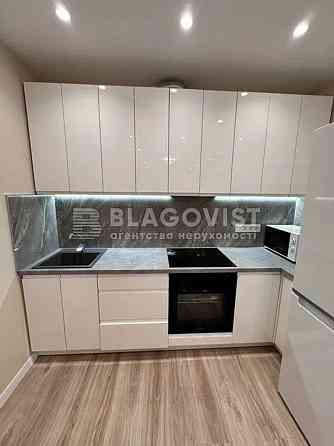 Оренда квартири на вул.Змієнка Всеволода 19,2-о кімнатна Киев