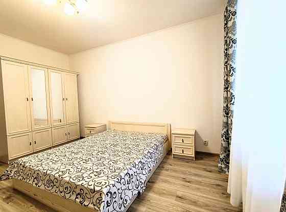 З диваном, ліжком та балконом 1 кім  в ЖК Київський маєток Софиевская Борщаговка