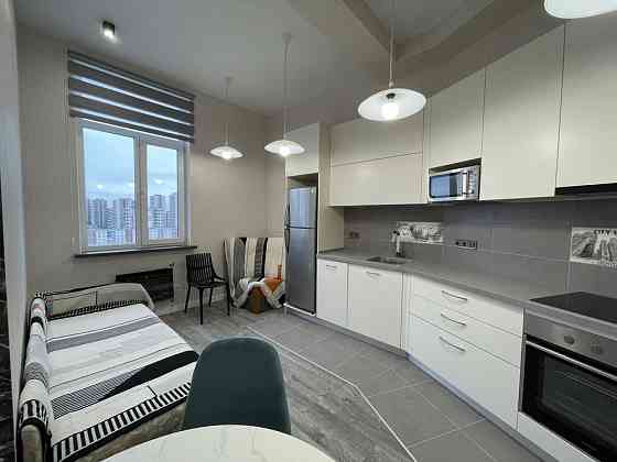 Перша здача, євро 1 кімнатна, закритий жк, Світлицького 35, Ретровіль Киев