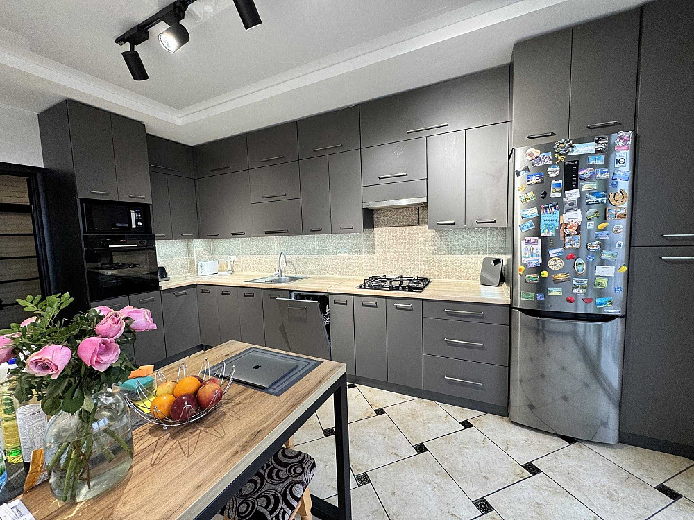 ТЕРМІНОВО продам 2 кім. квартиру в ЖК Різдвяний Івано-Франківськ - зображення 1