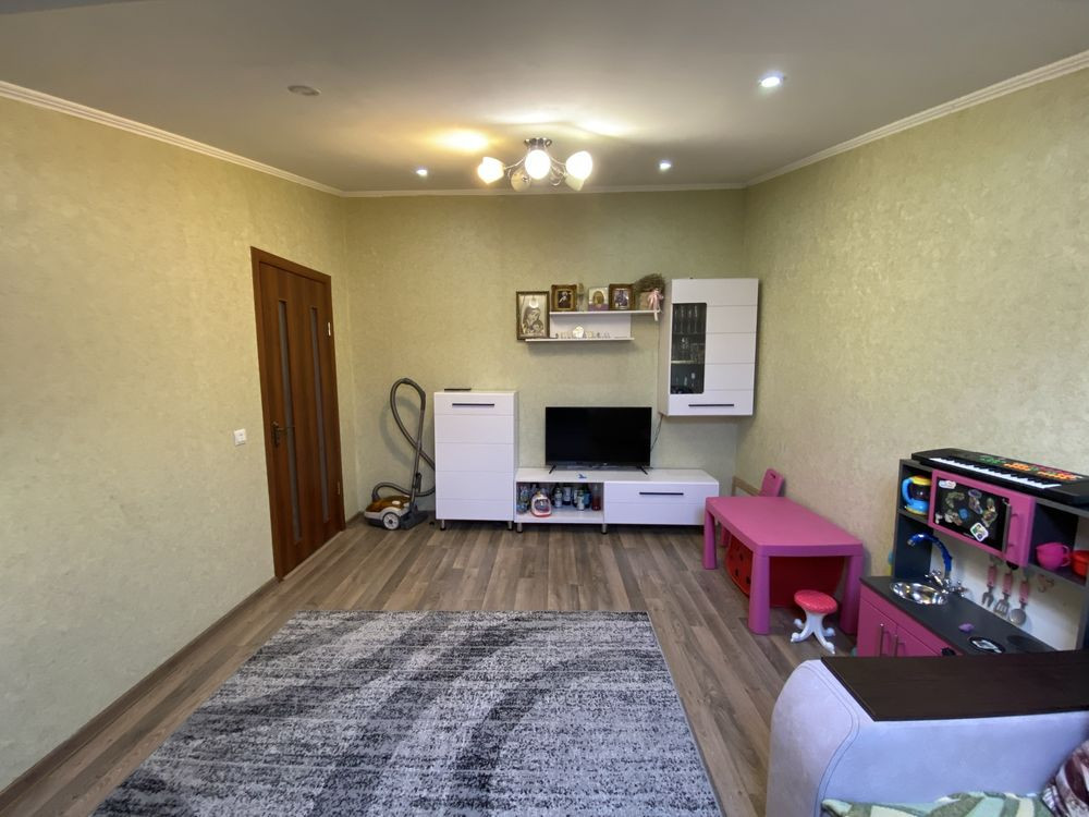 ЦЕНТР! Продається видова 3к квартира з меблями та технікою. Папери 3+ Івано-Франківськ - зображення 1