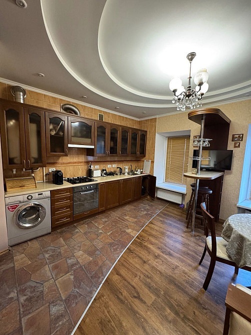 Продается 2х уравнивая 4х/к квартира в Центре города, р-н Приморский Одесса - изображение 1