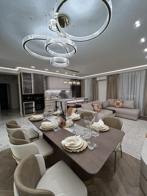 Продаж великої,новенької квартири з авторським ремонтом. Ужгород - изображение 3