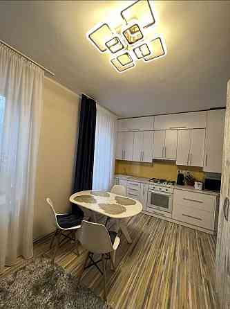 Продам  2 комнатную квартиру ( 48 м2)  в центре Харків