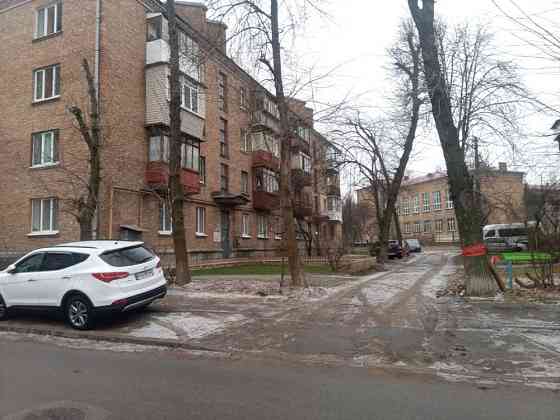 2к. ул. Витрука 19, м Святошин Киев