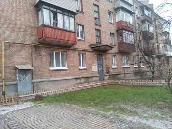 2к. ул. Витрука 19, м Святошин Киев