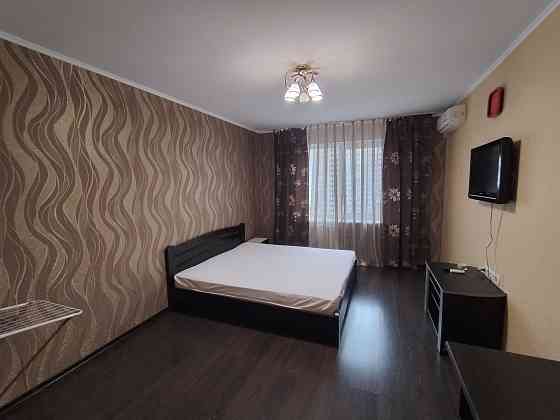 Оренда, Позняки, Ахматової 24, Рівермол. Київ