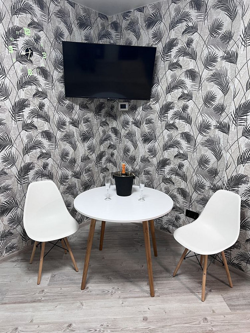 Власник. Квартира з новим дизайнерським ремонтом технікою і мебеллю Вишневе - зображення 3