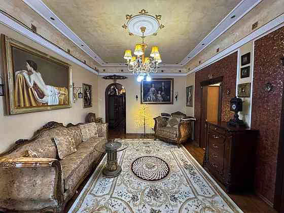 Продам 4к кімнатну квартиру по вул. 8 Березня (біля парку Шевченка) Днепр