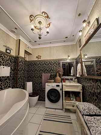 Продам 4к кімнатну квартиру по вул. 8 Березня (біля парку Шевченка) Днепр