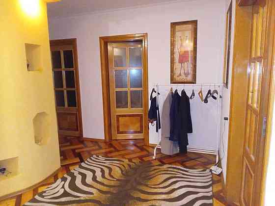 Продаж затишної з ремонтом 
4 кім.  квартири 
по пр. Червоної Калини Львов