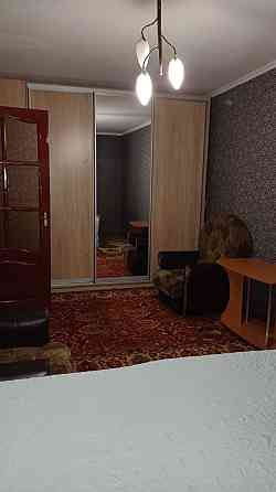 Здам 1 кім. кв. на тривалий термін в центральній частині міста Ровно