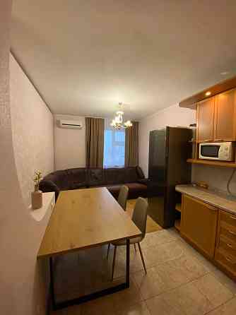 Без комісії. Оболонський пр 22в. 94 м. кв. Окремі 3 кімнати біля метро Киев