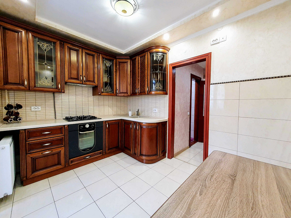 Здається 3-Х кімнатна "ЧЕШКА" на вул.СКАЛЬДА (Комарова) р-н 6 школи. Черновцы - изображение 1