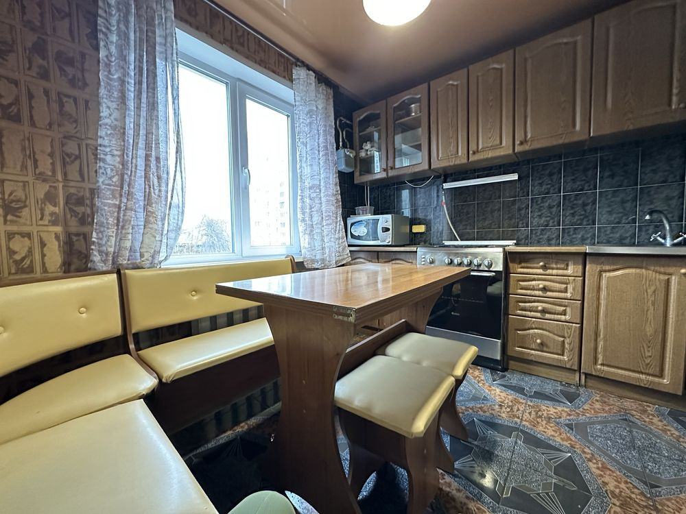 Приморский р-он 2 ком 58 кв. Кирпич. Дом Средний этаж Одесса - изображение 1