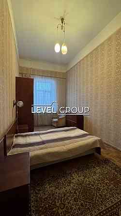 Продам 2-к в царському будинку з фасадним парадним. Ліфт. Киев