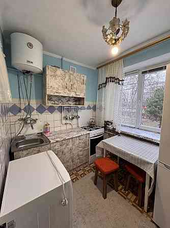 Комарова, 2-х кімнатна, можна з тваринкою Черновцы