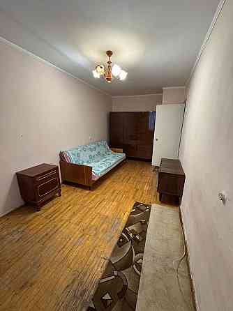 Комарова, 2-х кімнатна, можна з тваринкою Черновцы