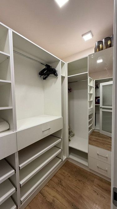 Кухня-студия и спальня с гардеробной •мебель и техника ЖК Романовский Одеса - зображення 4