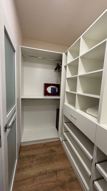 Кухня-студия и спальня с гардеробной •мебель и техника ЖК Романовский Одеса - зображення 5