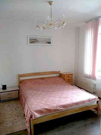 Затишна та світла! 2 к. роздільна на вул. Радунський, 26 Киев