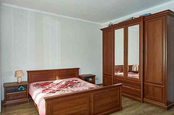 2х 80/40/14 м. Позняки 1й VIP-дом, ул. Гришко 9, студио. Киев