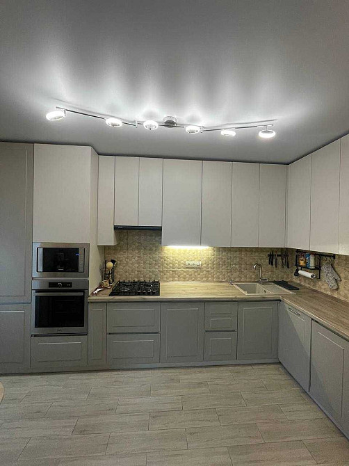 3к квартира з ремонтом в центральній частині міста, держпрограми Ирпень - изображение 1