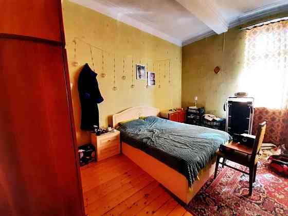 Продам большую 1к.квартиру в самом центре города. Запоріжжя