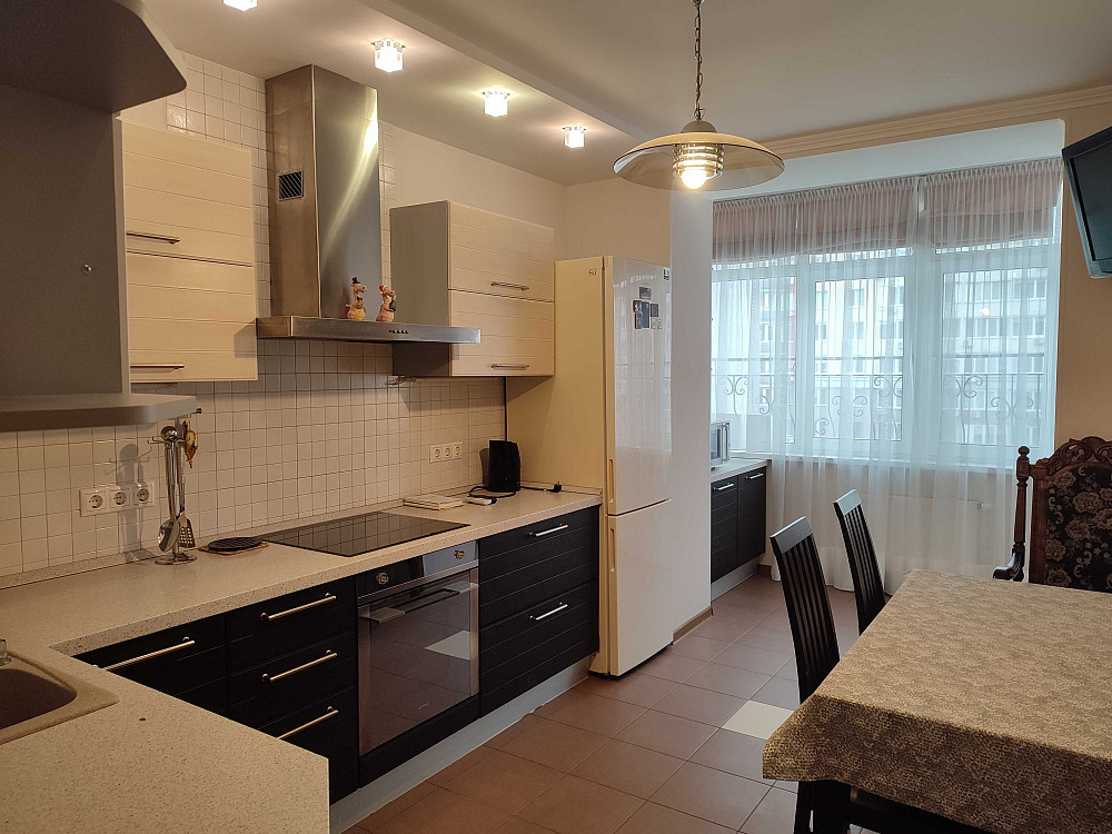 М. Виставковий центр Здановської 52/3 оренда  3-х кім квартира Київ - зображення 1