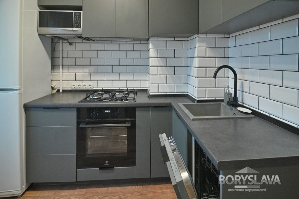 Продаж 3кімн.квартири по вул.Макарова Рівне - зображення 1