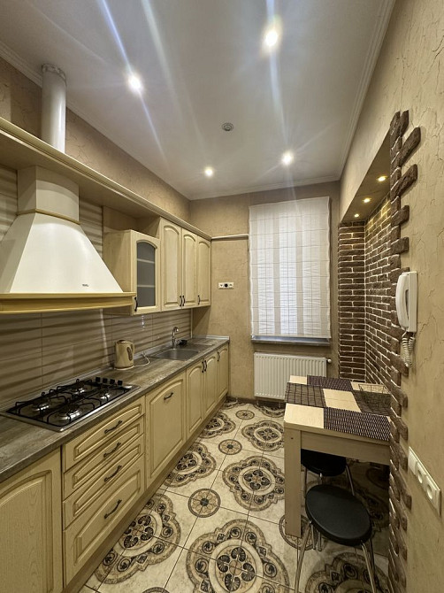 Оренда чудової квартири в центрі міста по вул Куліша Львов - изображение 3