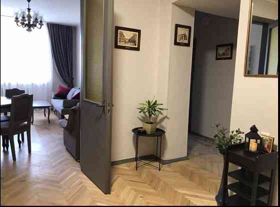 Здам без % чудову 2 к квартиру завжди зі світлом на Львівській площі Київ