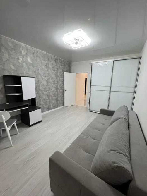 Топ Сирецькі сади  Місто квітів  97 кв Виговського Киев - изображение 4