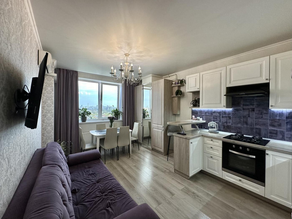 Продаж 2-кімнатної квартири з панорамним видом у ЖК "Аметист" Петропавлівська Борщагівка - зображення 1